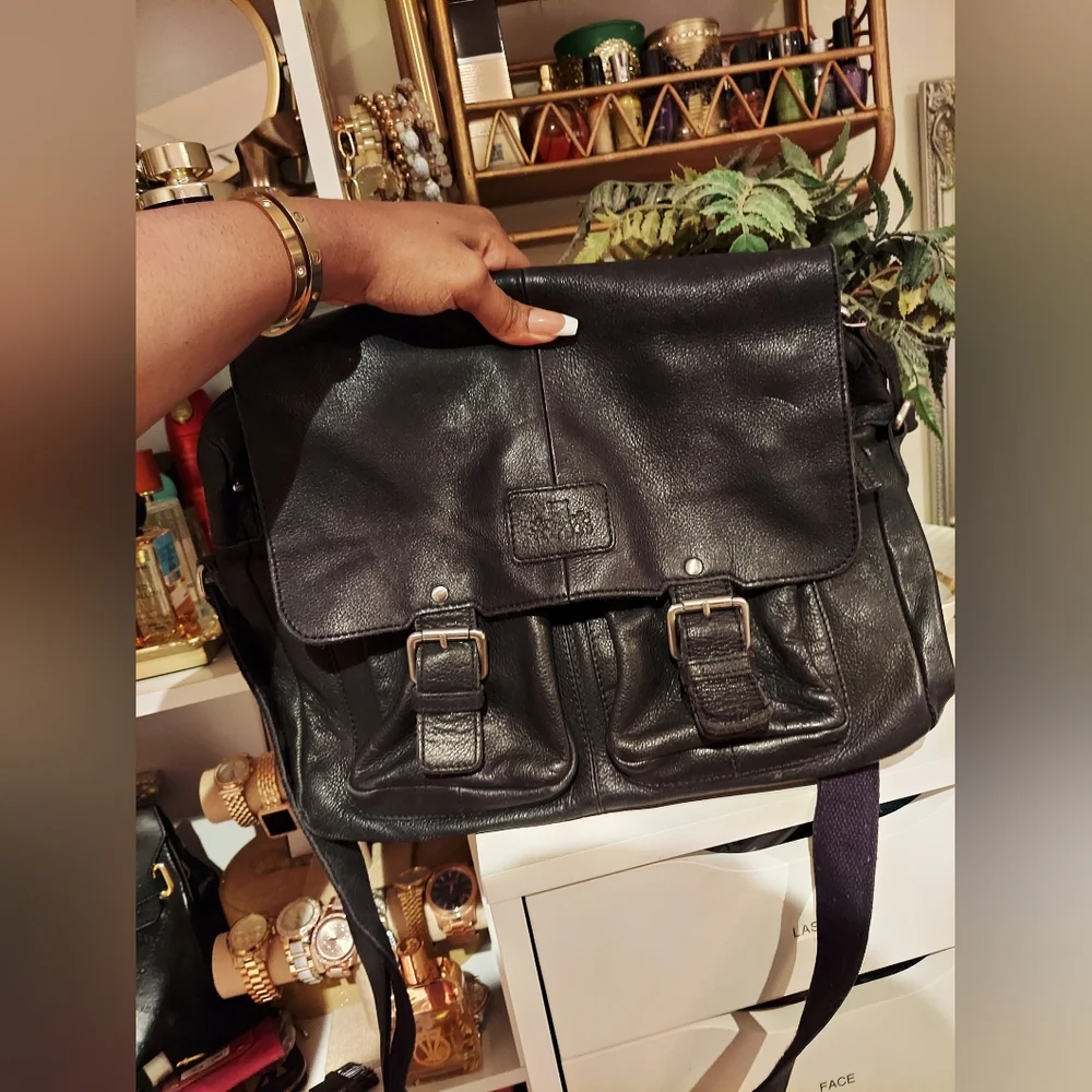 Rowallan of Scotland black leather messenger bag with crossbody strap - Picture 3 of 10